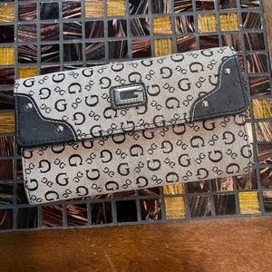 Guess Wallet